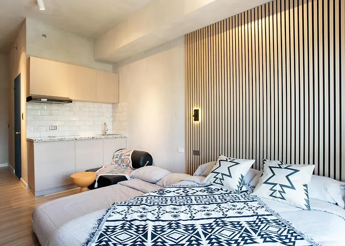 아파트호텔 Enzos Pad At Avida Towers Riala It Park T4 3*